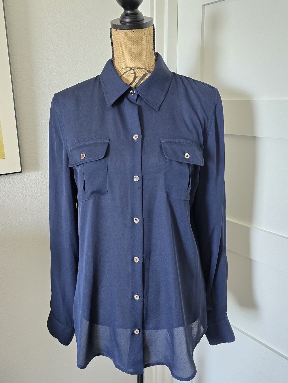 Jones New York Signature Navy Blouse. Long Sleeves (Adjustable Button Up) Size L